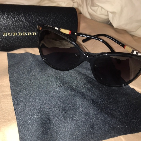 Burberry Accessories - Burberry Sunglasses
